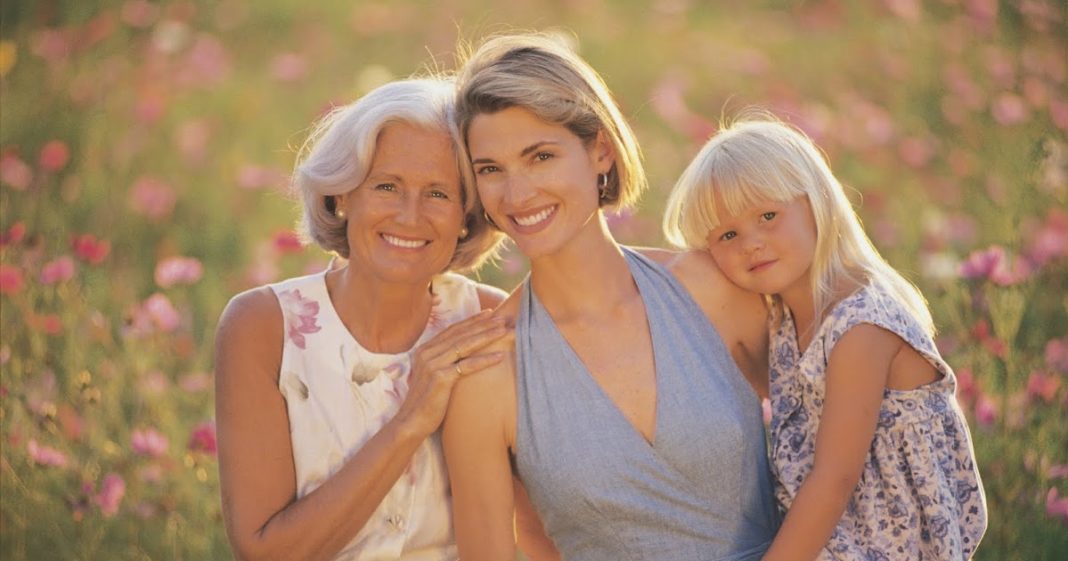 O sangue nos faz parentes, a lealdade nos torna uma família