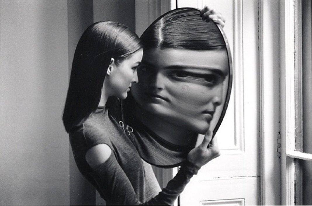 A lei do espelho: o que vê nos outros é na verdade seu reflexo
