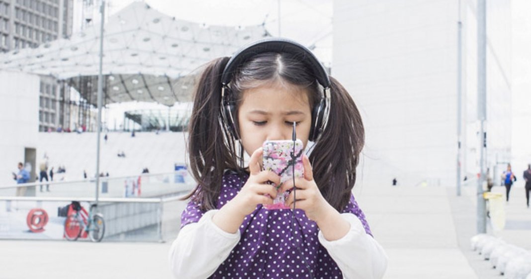 10 razões pelas quais os aparelhos móveis devem ser proibidos para crianças menores de 12 anos