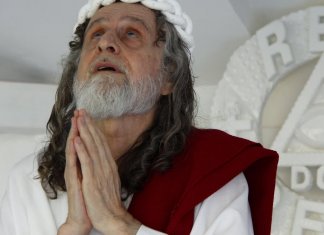 6 HOMENS AO REDOR DO MUNDO QUE AFIRMAM SER A REENCARNAÇÃO DE JESUS CRISTO