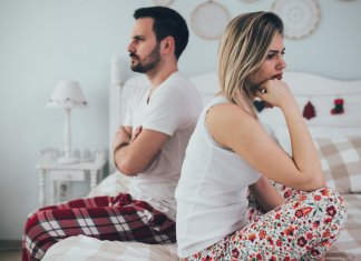 5-coisas-que-uma-mulher-faz-que-a-deixa-desinteressante-para-um-homem
