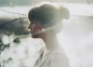 Eu ainda tenho fé em momentos bons apesar dos dias cada vez piores.