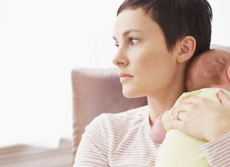 Depressão pós-parto: Precisamos admitir que maternidade não é ‘dom natural’