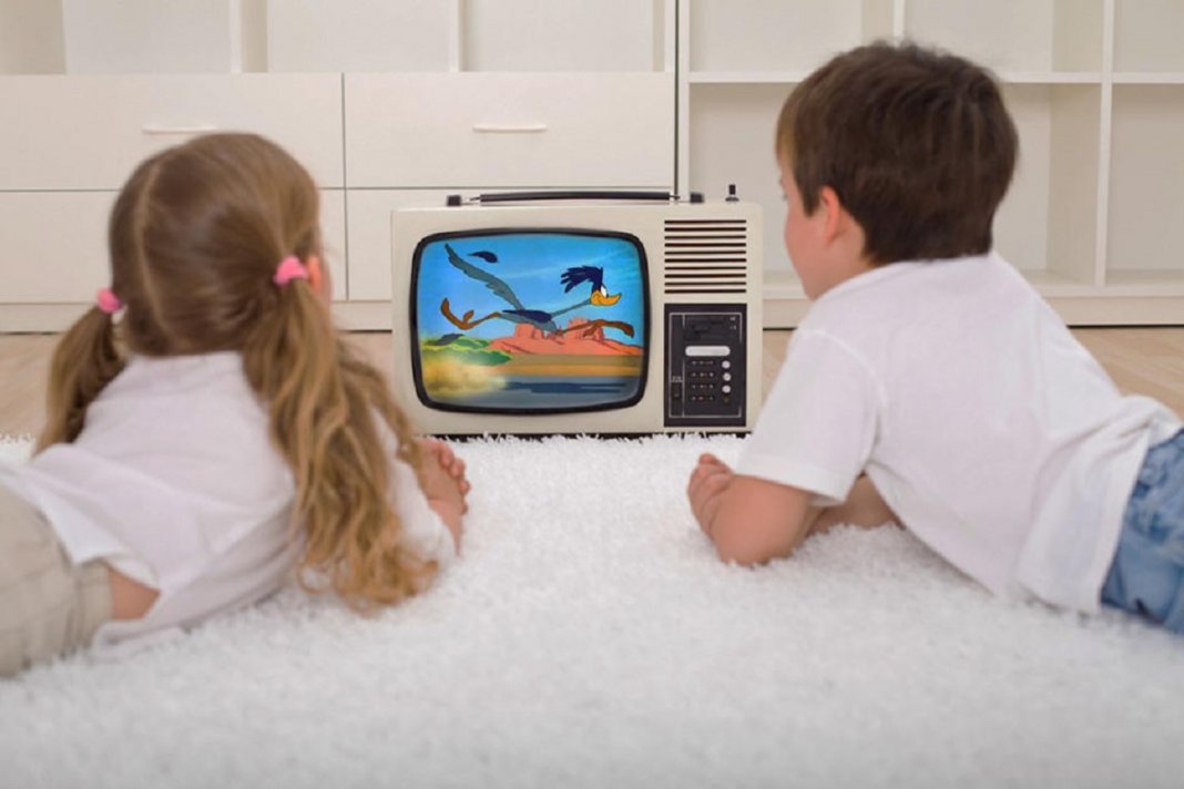 Por que as crianças assistem o mesmo filme 100 vezes?
