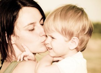 Namore alguém que olhe você com o mesmo amor de uma mãe por seus filhos