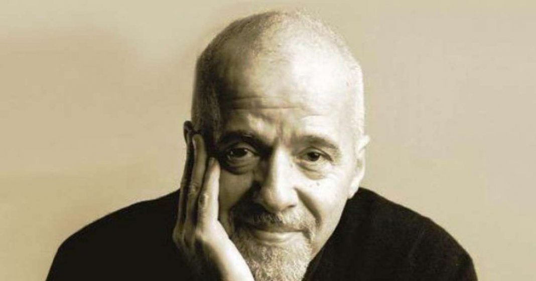 PAULO COELHO: SOBRE O CORPO DE UMA MULHER