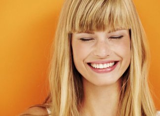 O poder do sorriso: treinando seu cérebro para reagir positivamente