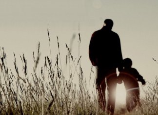 CARTA DE UMA FILHA QUE PERDEU O PAI ESCRITA PARA OS FILHOS QUE OS PAIS NÃO PARTIRAM