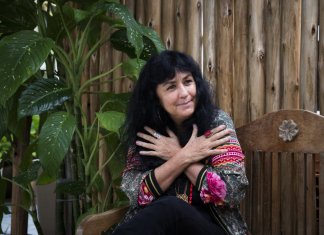 Helena D’Arádia: A mulher que conduz outras mulheres rumo ao ‘sagrado feminino’