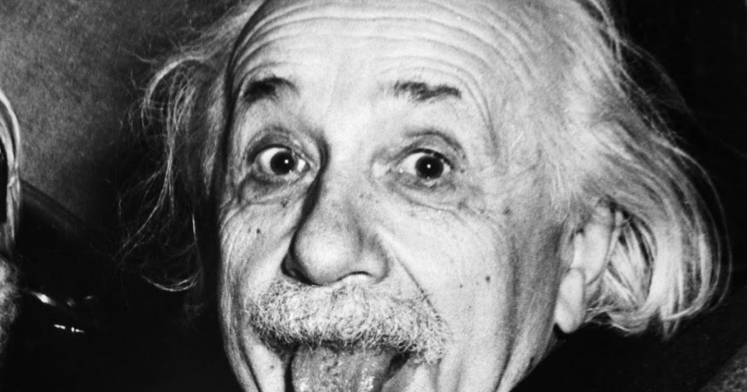 “Só existem duas coisas infinitas, o universo e a estupidez humana; e, a rigor, ainda não estou bem certo da primeira”.  Albert Einstein