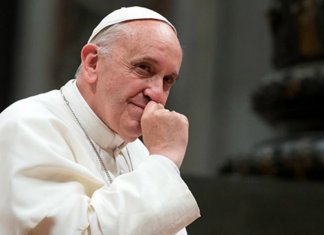 Papa diz que preocupação com os pobres não é comunismo, mas Evangelho