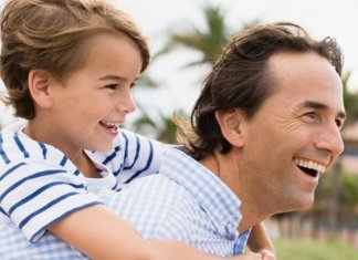 Educar um filho é plantar com sabedoria e colher com satisfação.