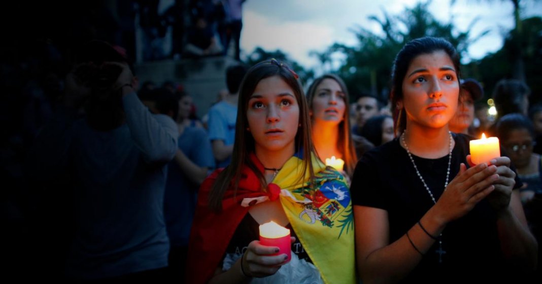 Quem ajuda também se ajuda, quem ampara recebe luz. Que a solidariedade esteja com você!