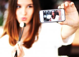 Tirar Selfies faz de você um narcisista?