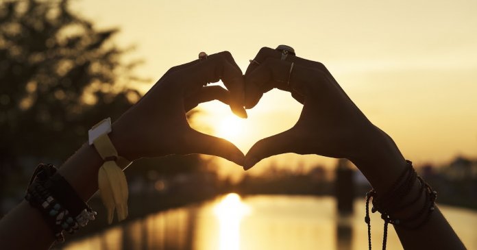 antes-de-querer-amar-alguem-a-gente-precisa-urgentemente-aprender-a-se-amar