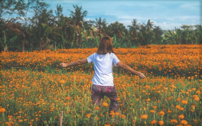 artem-beliaikin-564359-unsplash