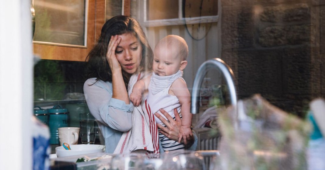 Uma mulher com filhos trabalha duas vezes mais do que uma mulher que não os tem, diz estudo