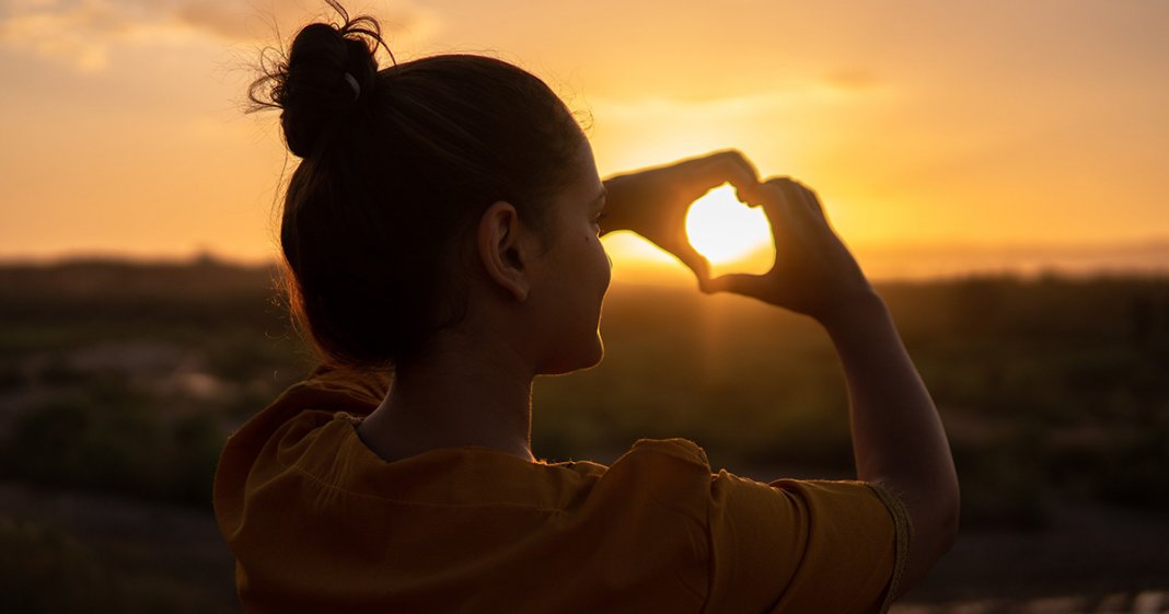 Sonhe alto, converse com Deus, com o universo, tudo o que seu coração deseja, sem receios de ser feliz