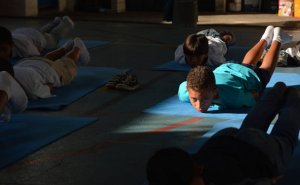 resilienciamag.com - Escola pública de SP melhora o rendimento dos alunos com aulas de meditação e ioga.