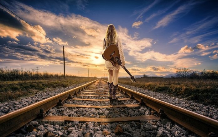 railway-line-3104986_1280