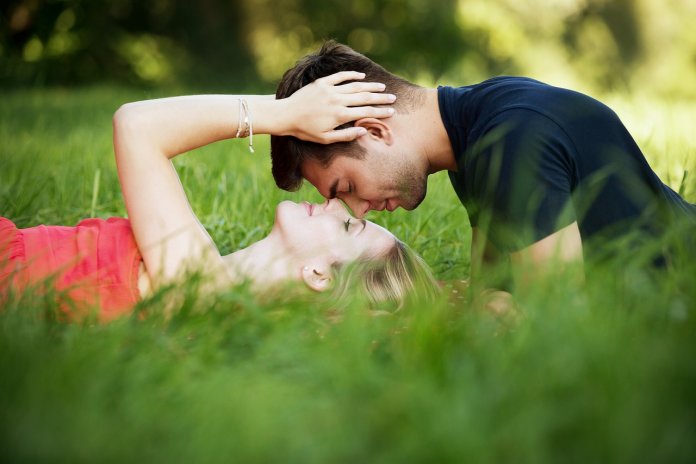 romance-1934204_1280
