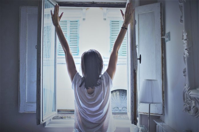 window-1148929_1920