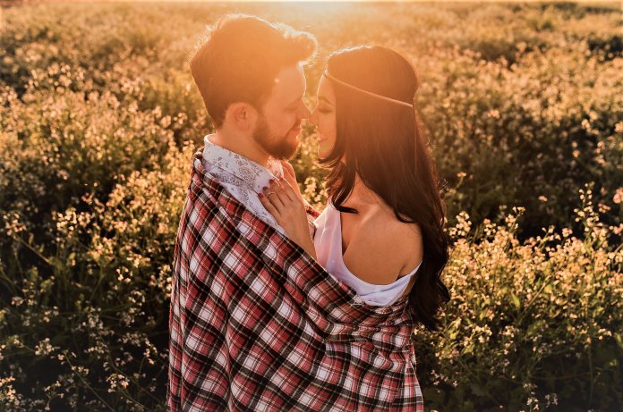 affection-1867098_1920