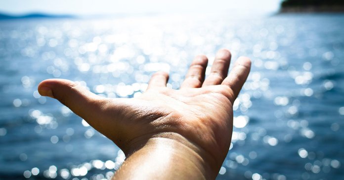 coloque-sua-vida-nas-maos-de-deus-e-ele-te-recompensara