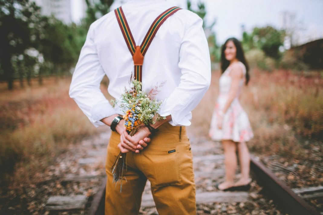 Preste atenção: o amor da sua vida mora ao lado!