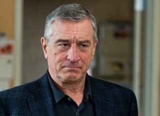 Robert De Niro demite o funcionário por assistir “Friends” o dia todo.