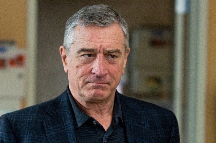 Robert De Niro demite o funcionário por assistir “Friends” o dia todo.