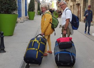 O casal de aposentados que trocou a cadeira na varanda pela volta ao mundo