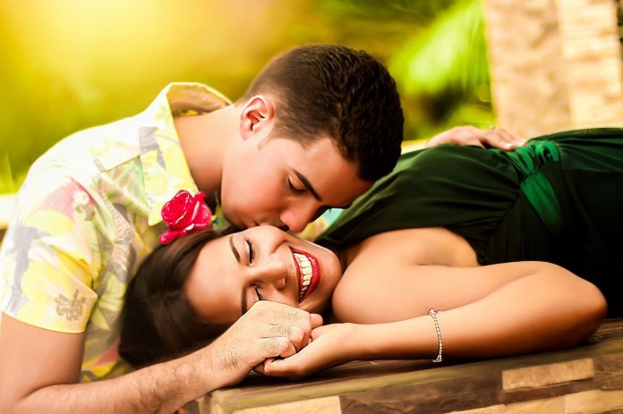 couple-1612679_1920