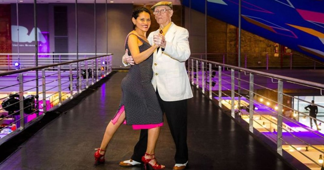 Ele lutou na Segunda Guerra Mundial e agora, aos 99 anos, competiu na Copa do Mundo de Tango