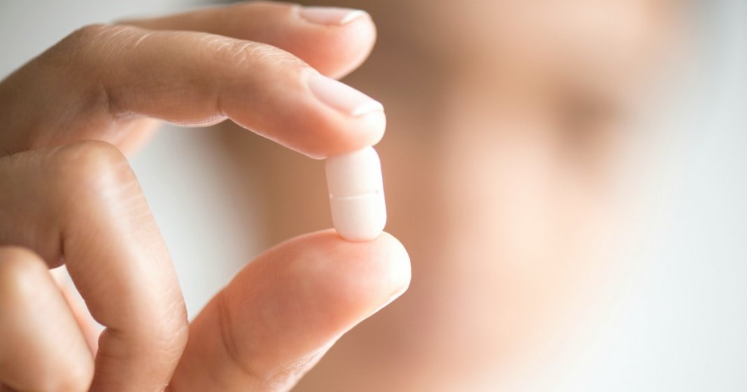 Pílulas anticoncepcionais podem ajudar mulheres a se lembrar menos de informações negativas