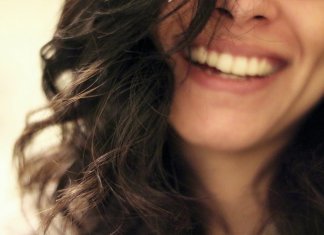 Feedback facial: como enganar o cérebro para ser feliz