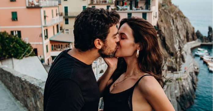 https://stayclosetravelfar.com