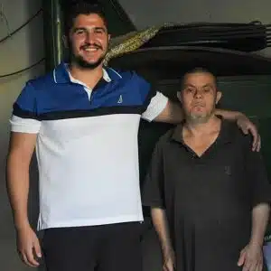 resilienciamag.com - Estudante da S&iacute;ria diz como foi ser criado por um pai com s&iacute;ndrome de Down e compartilha fotos emocionantes!