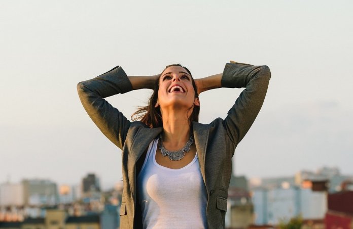 Happy-beautiful-woman-HD-wallpapers