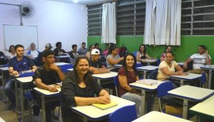 resilienciamag.com - Amigas de infância se reencontram na sala de aula após 40 anos