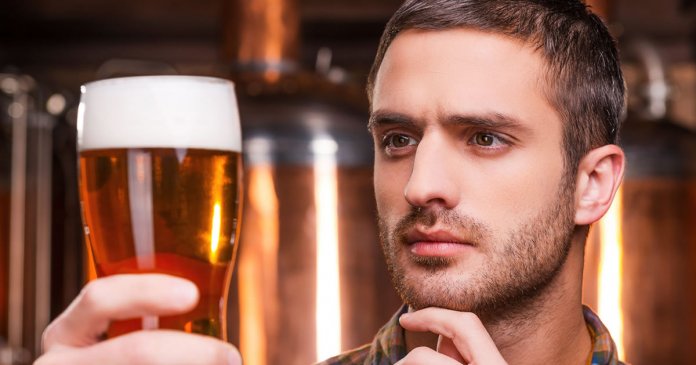 cientistas-afirmam-que-beber-pode-tornar-os-homens-mais-atraentes-para-as-mulheres