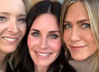 Jennifer Aniston volta ao instagram para comemorar 25 anos de Friends e consegue 6 milhões de seguidores em um dia.