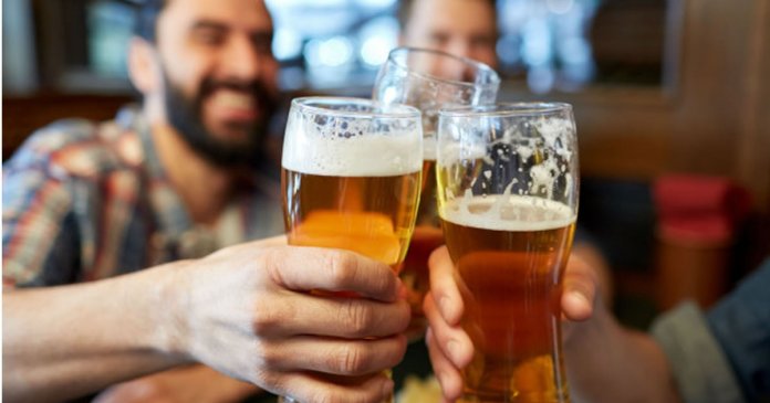 Beber um ou dois copos de álcool por dia pode aumentar as chances de ter um derrame