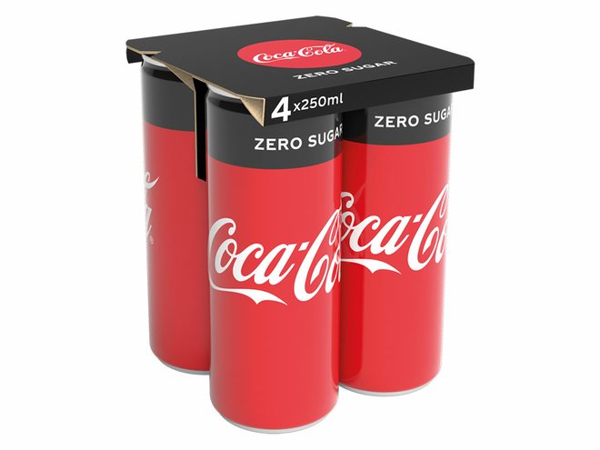 resilienciamag.com - Coca-Cola substitui pack de plástico por de papel em suas latinhas na Europa