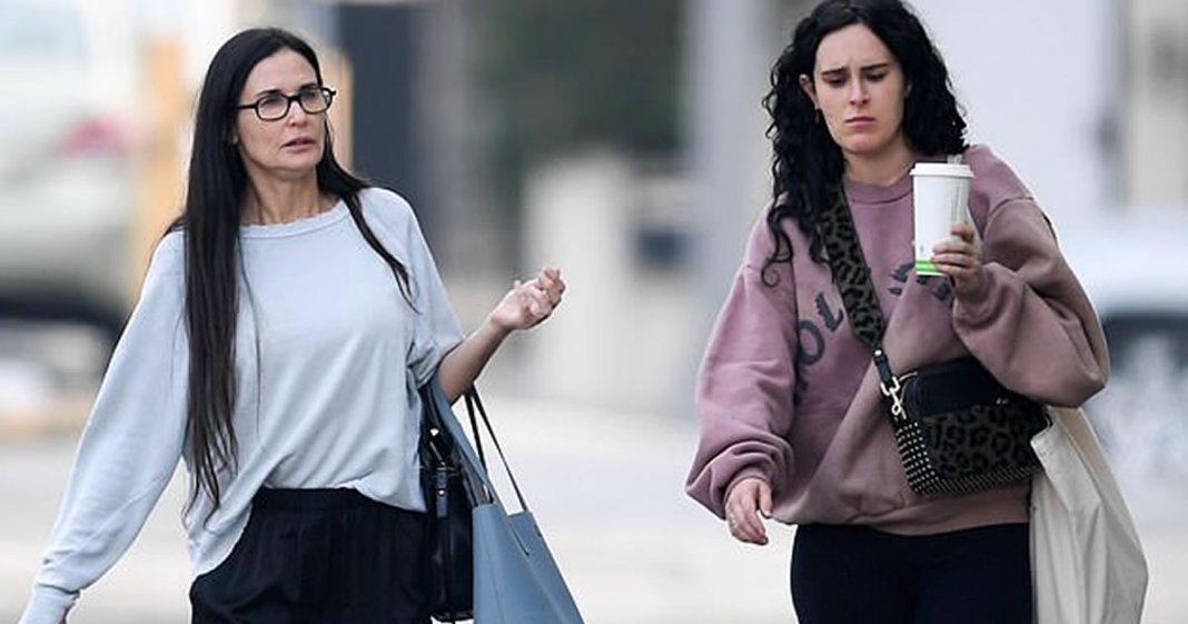 Demi Moore foi vista pela primeira vez desde que revelou histórias chocantes sobre a sua vida