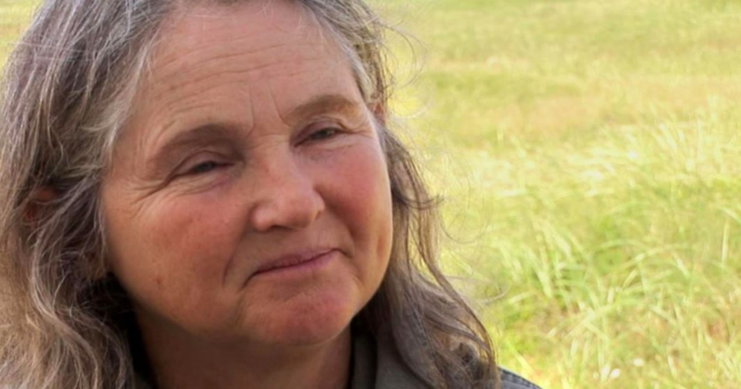 Esta mulher mora sozinha em uma pequena ilha desabitada no Atlântico há 40 anos