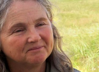 Esta mulher mora sozinha em uma pequena ilha desabitada no Atlântico há 40 anos