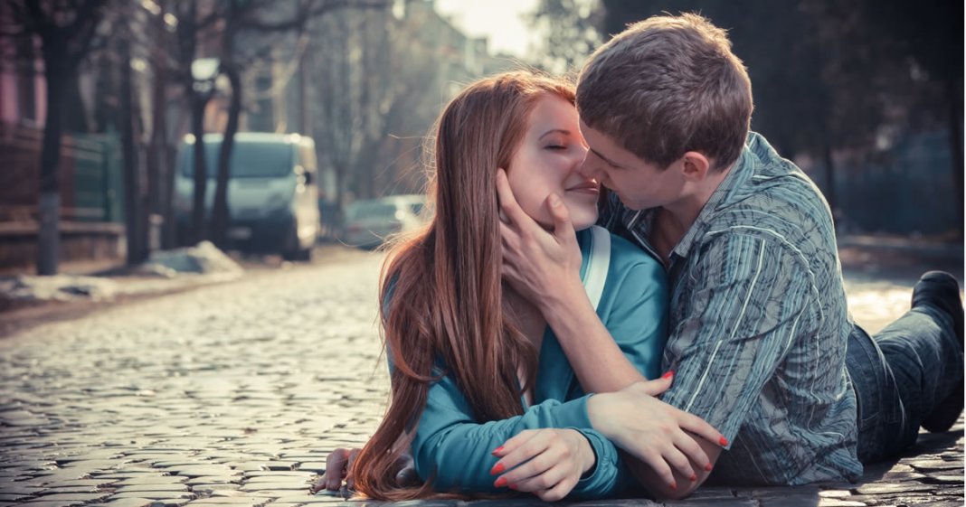 O problema do amor romântico em casais adolescentes