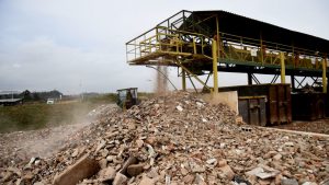 resilienciamag.com - Jundiaí recicla 100% dos resíduos da construção civil e reaproveita em obras públicas