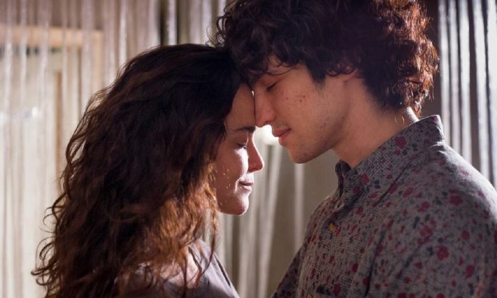 eduardo-e-monica-trailer-minhaseriefavorita